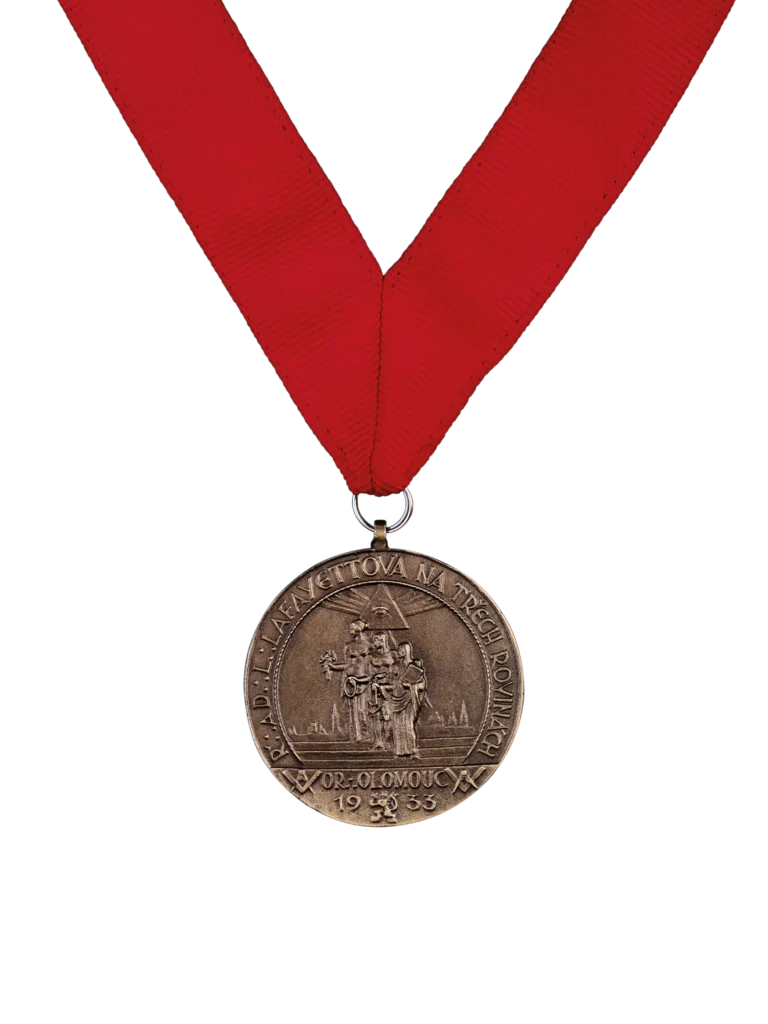 27_Lafayettova_na_trech_rovinach_cmyk